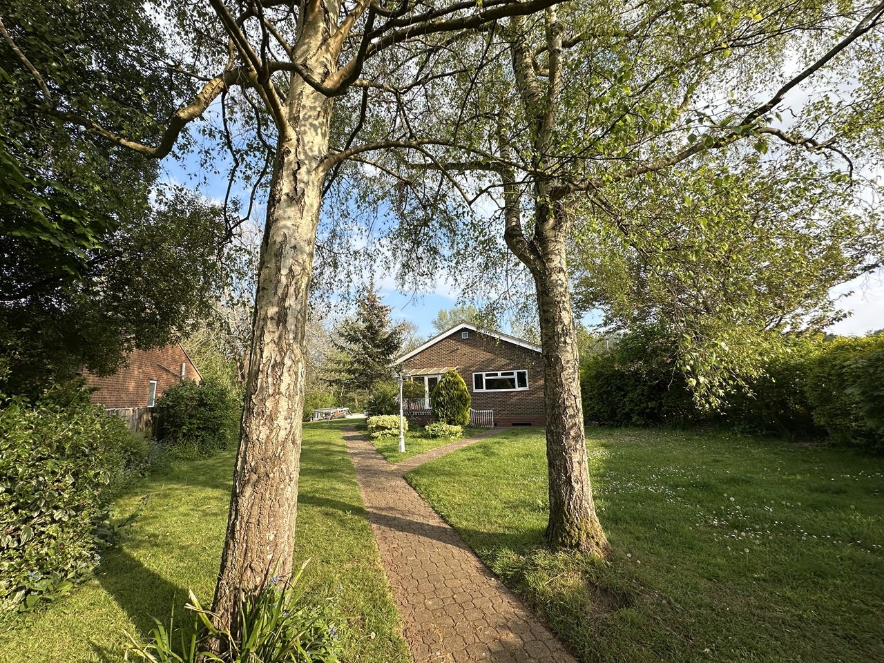 Flat Hamhaugh Island in Borough of Spelthorne