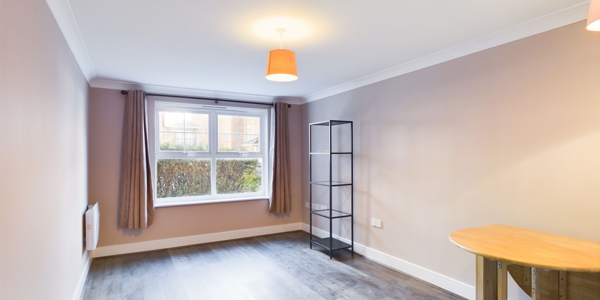 Flat Worth Park Avenue in Crawley