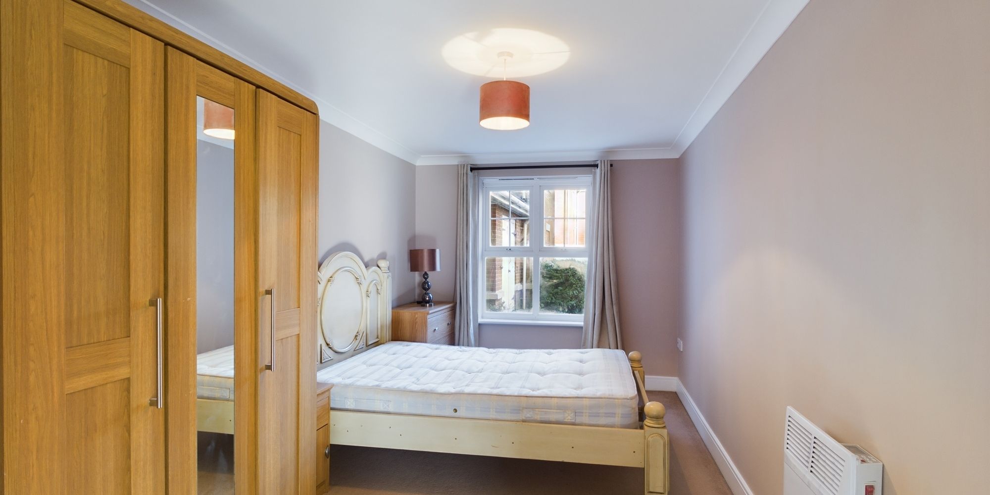 Flat Worth Park Avenue in Crawley