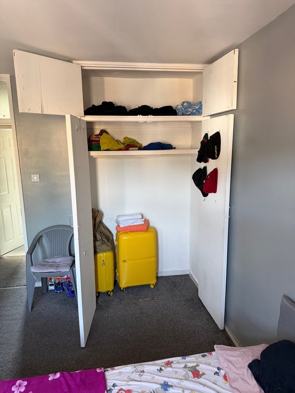 Room Woodhurst Road in Greater London