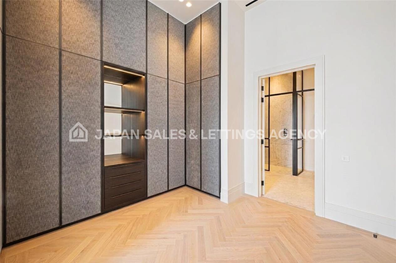 Flat Queensway in City of Westminster