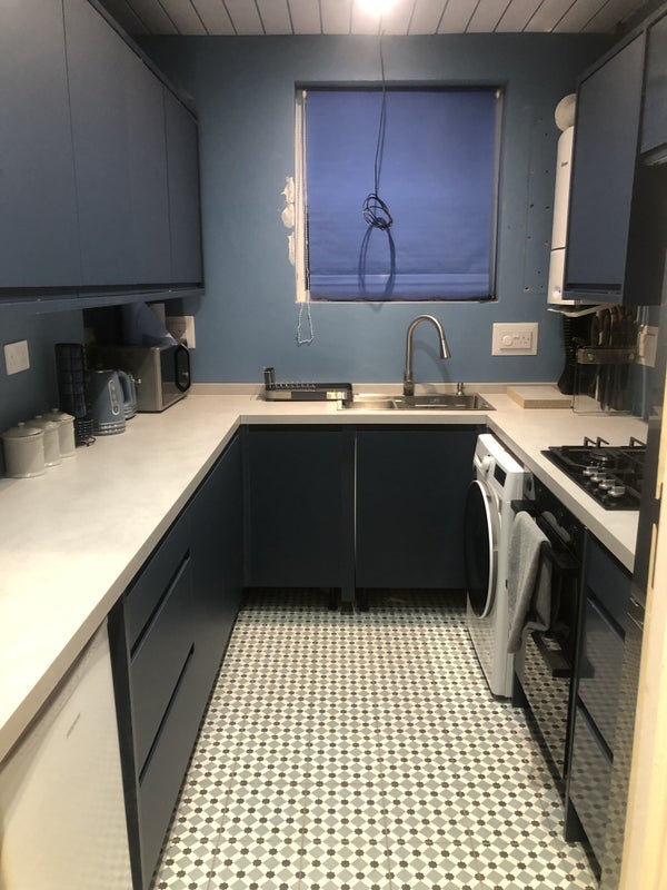 Room Manor Way in Greater London