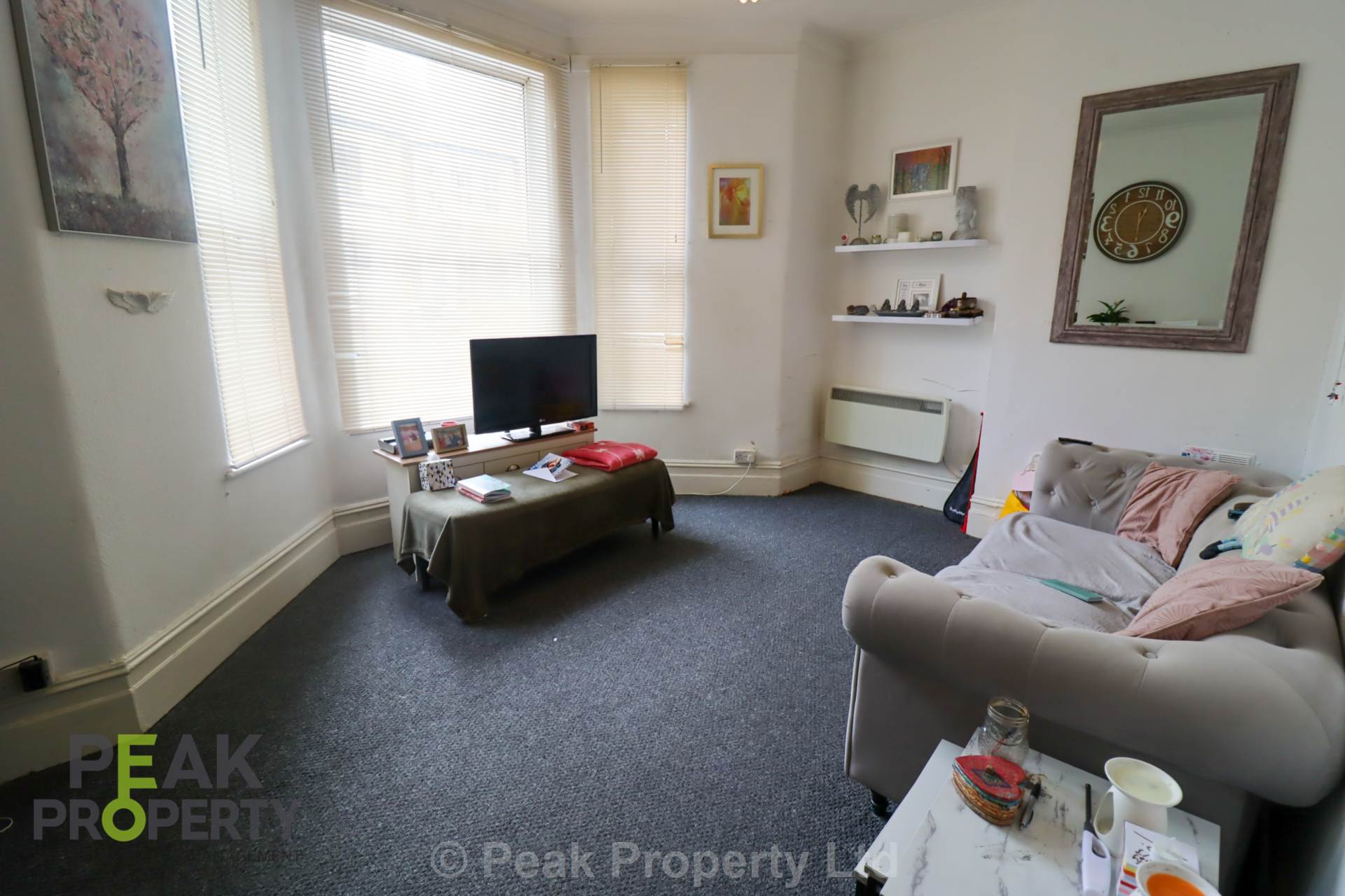 Flat Marine Avenue in Southend-on-Sea