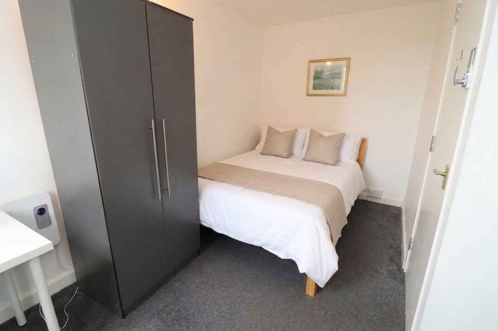Room Globe Road in Greater London