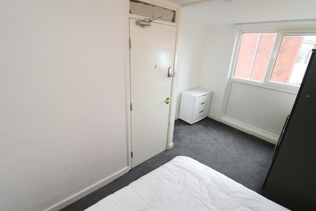 Room Globe Road in Greater London
