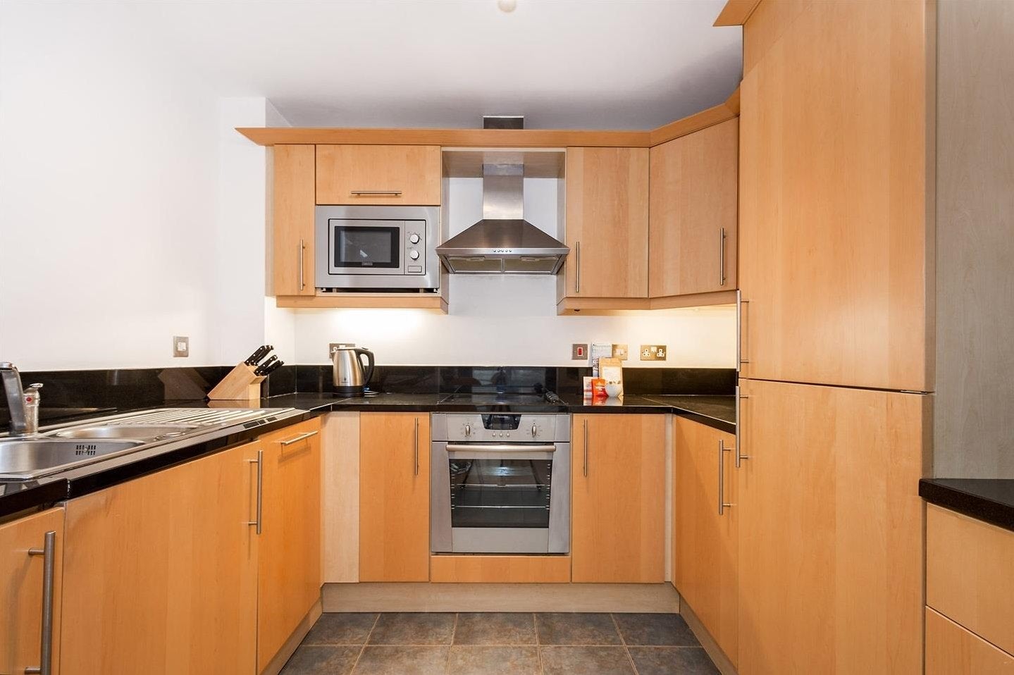 Flat Janet Street in Greater London