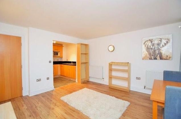 Flat Janet Street in Greater London