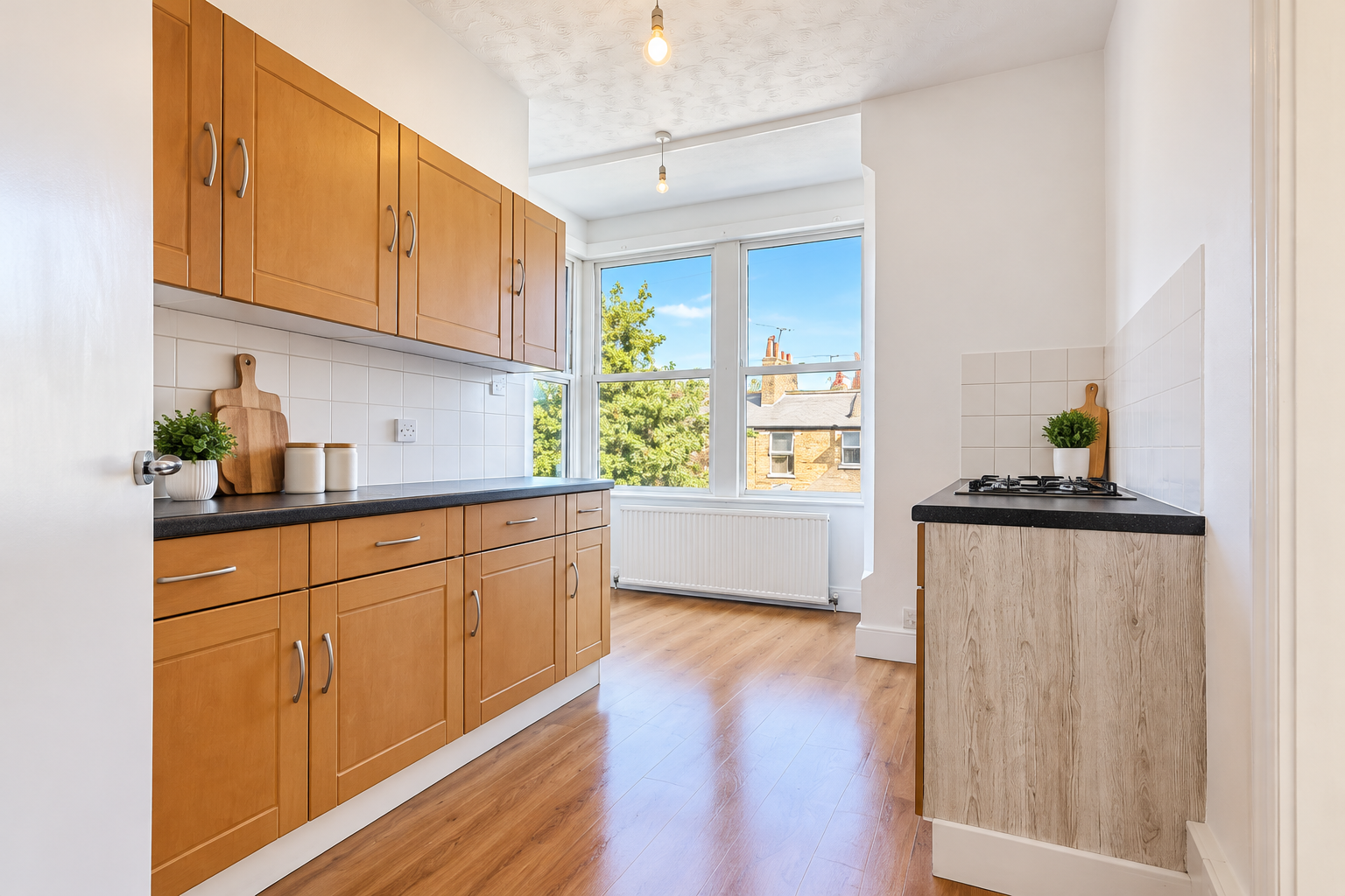 Flat Hillcrest Road in Southend-on-Sea