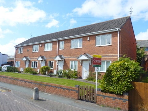 Flat Rake Lane in Upton