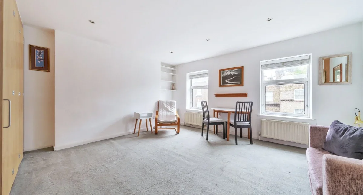 Flat Goodge Street in Greater London