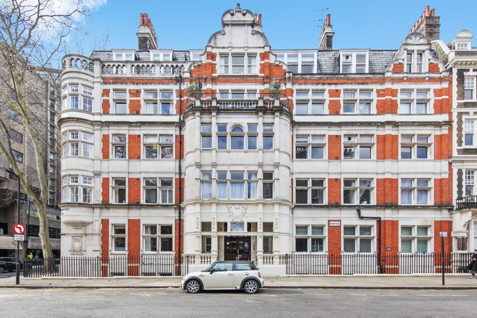 Flat Adeline Place in Greater London