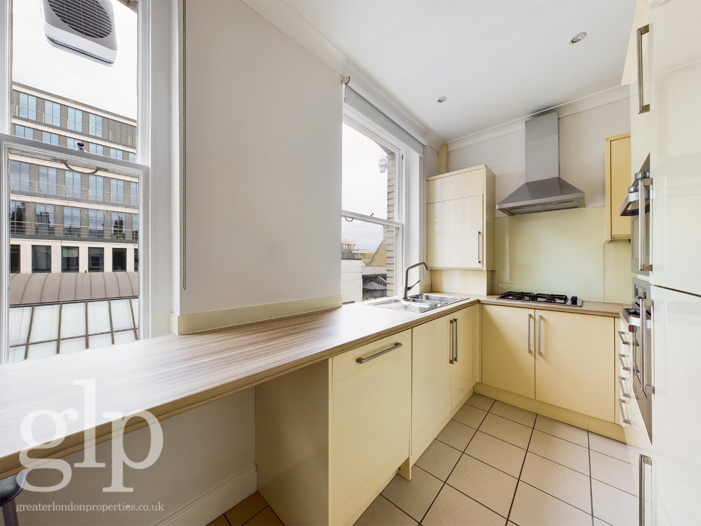 Flat Adeline Place in Greater London