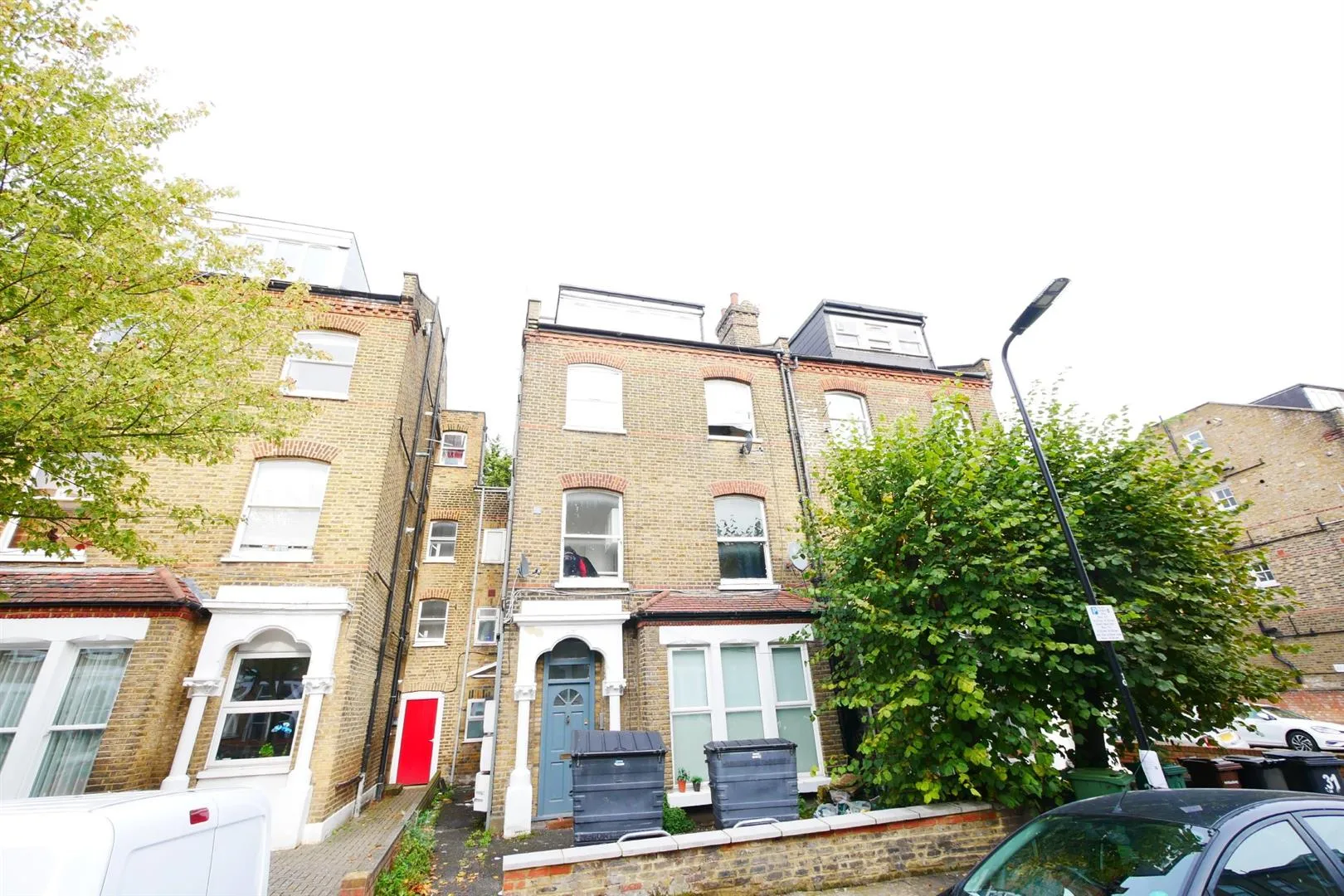 Flat Alexandra Grove in Greater London
