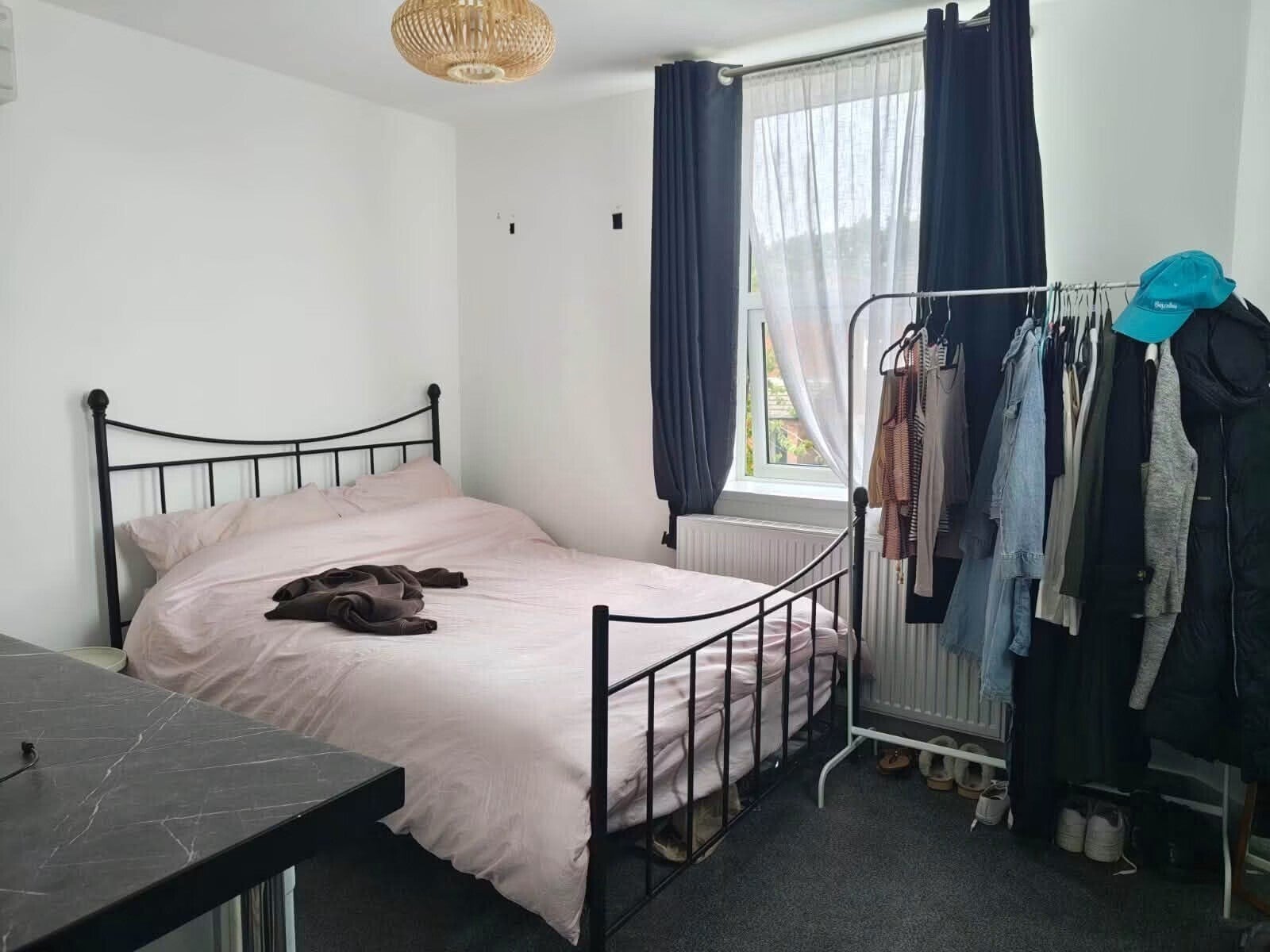 Room Beoley Road West in Redditch