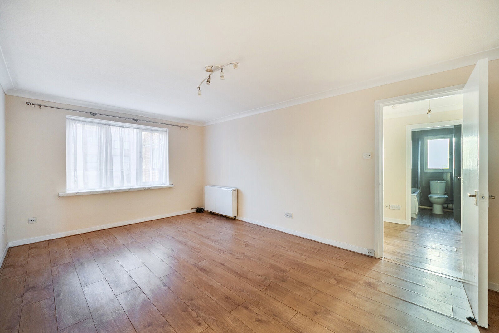 Flat Caversham Road in Reading