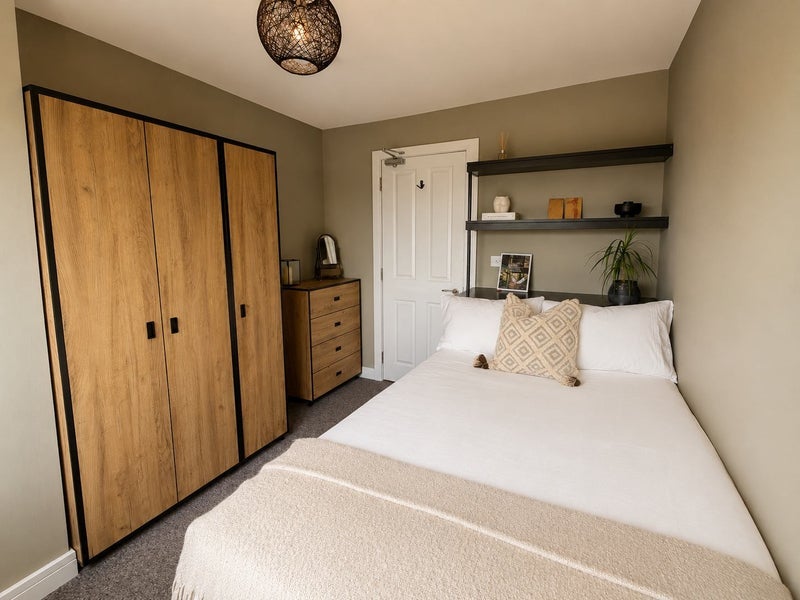 Room Madeira Avenue in Greater London