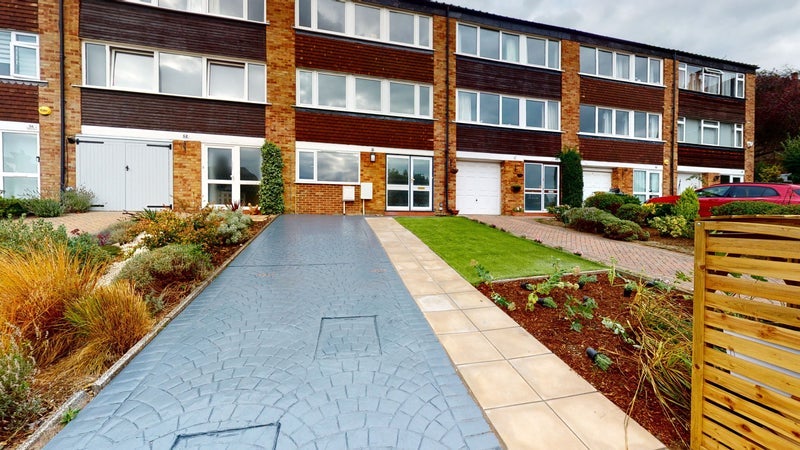 Room Madeira Avenue in Greater London