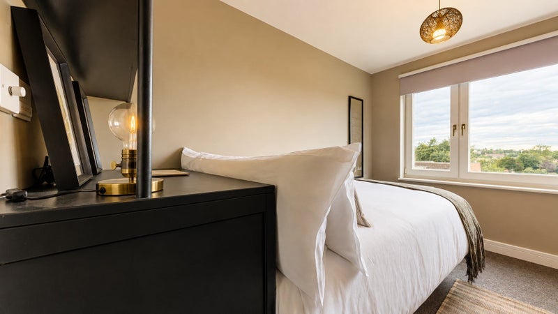 Room Madeira Avenue in Greater London