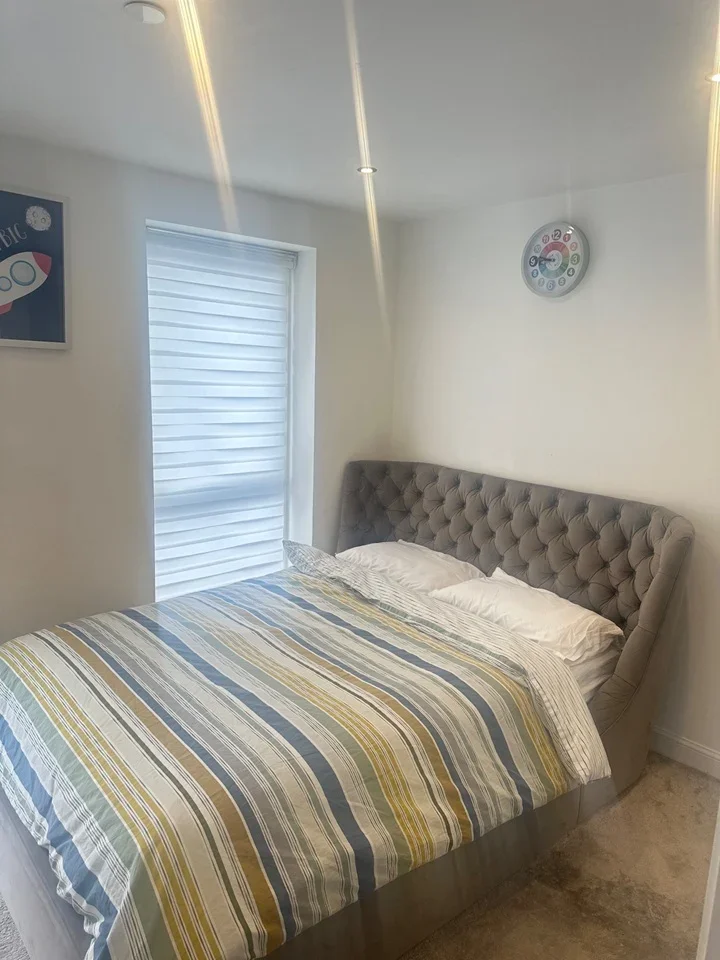 Room Burroughs Drive in Dartford