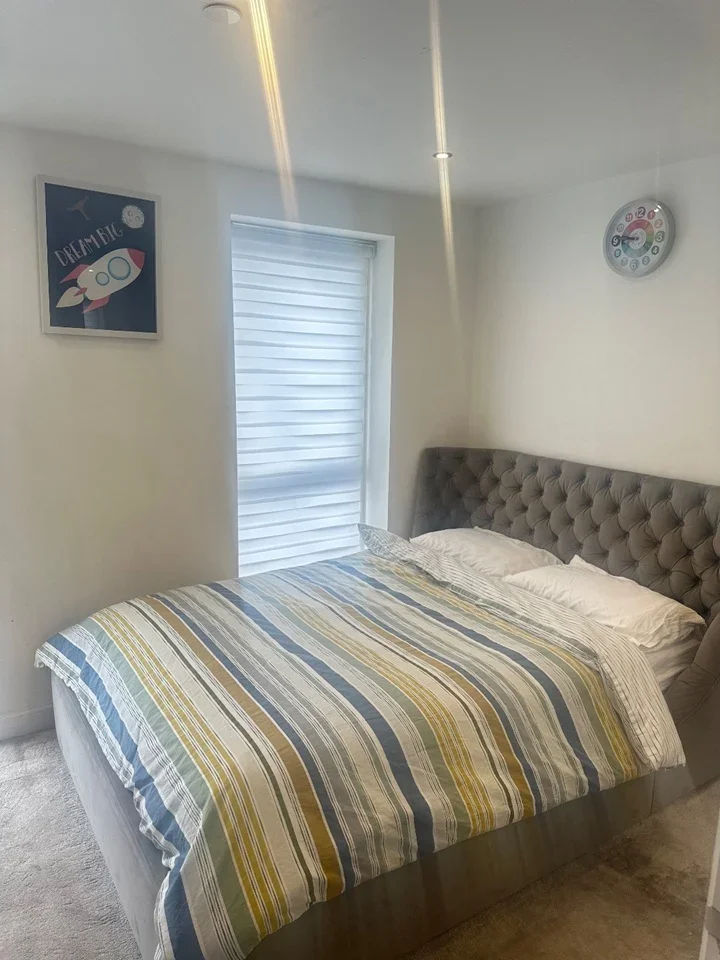 Room Burroughs Drive in Dartford