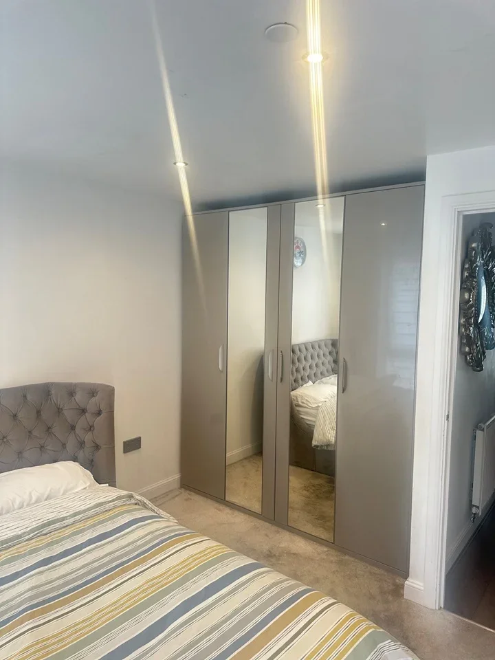 Room Burroughs Drive in Dartford
