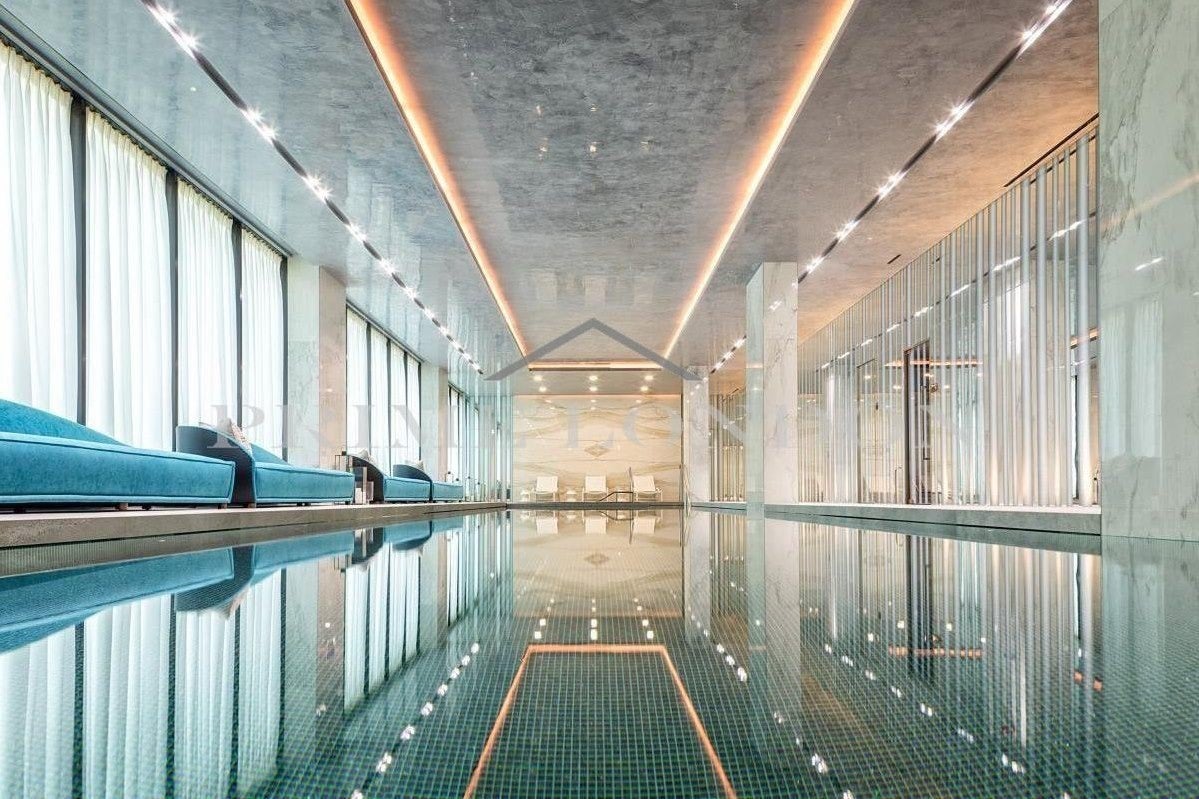 Flat Water Lane in City of London