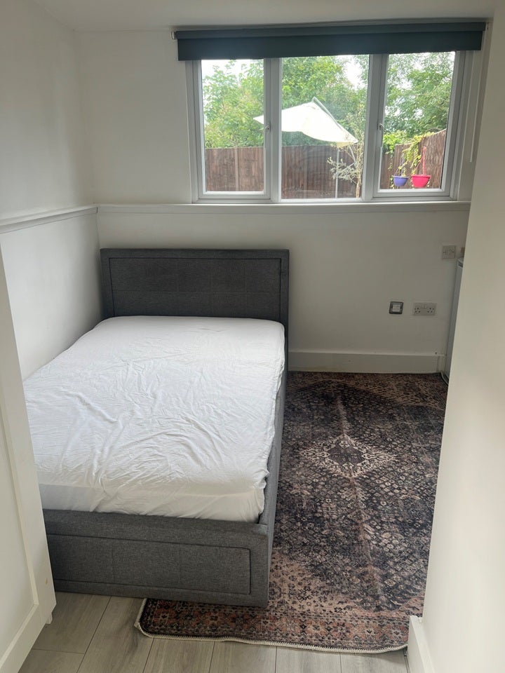 Room Chestnut Road in Greater London