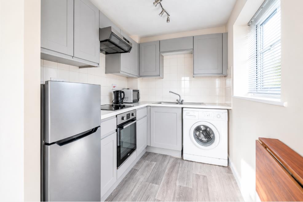 Flat Franklin Avenue in Slough