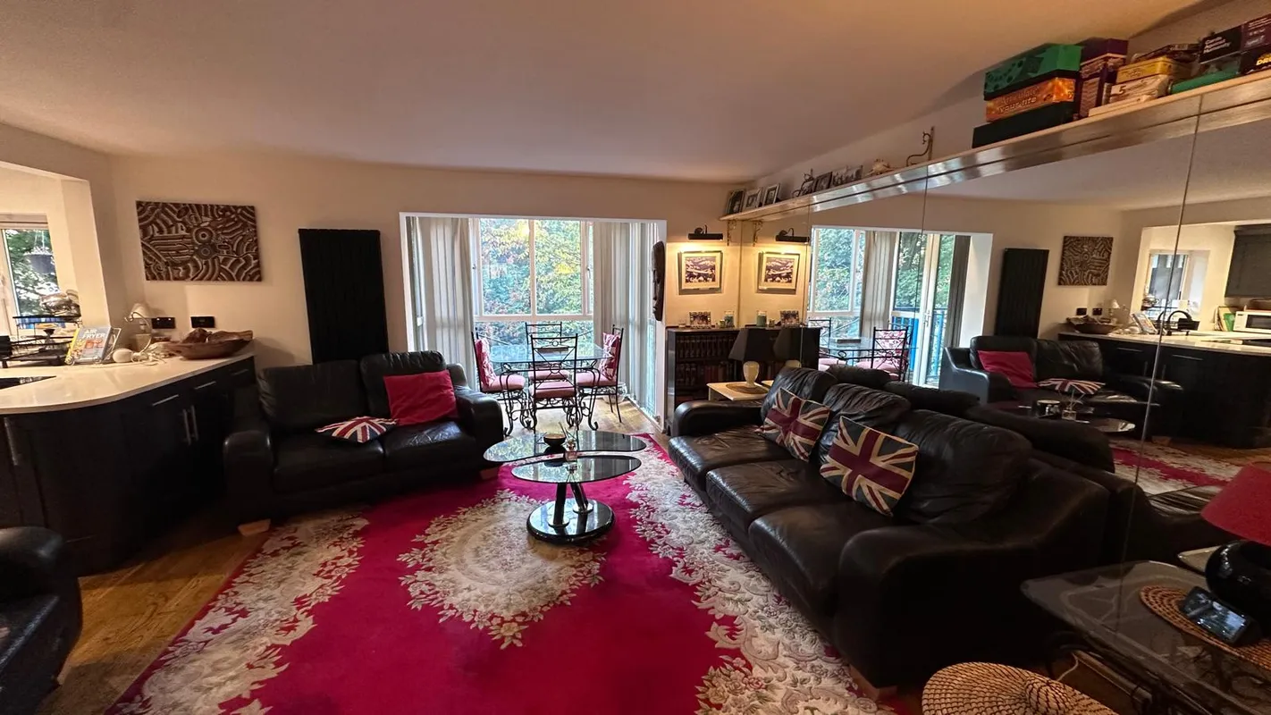 Flat Landons Close in Greater London