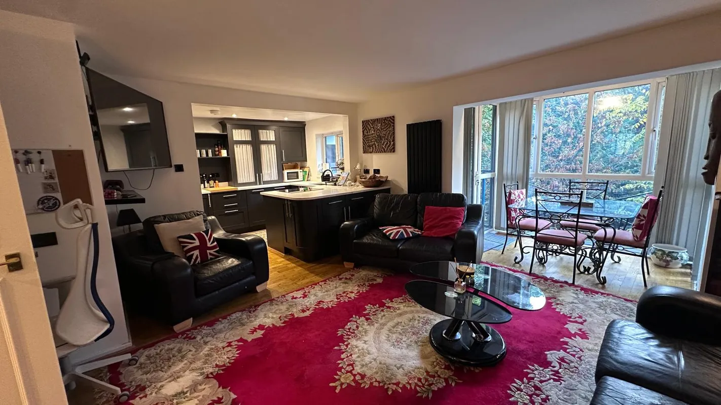 Flat Landons Close in Greater London