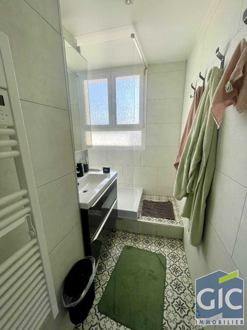 Flat Rue Monseigneur Adam in Caen