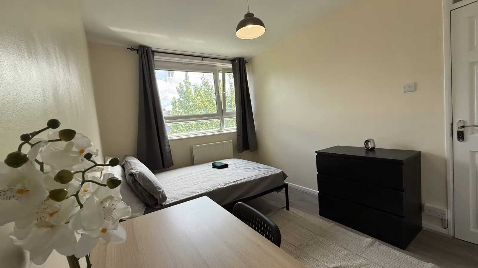Room Willis Street in Greater London