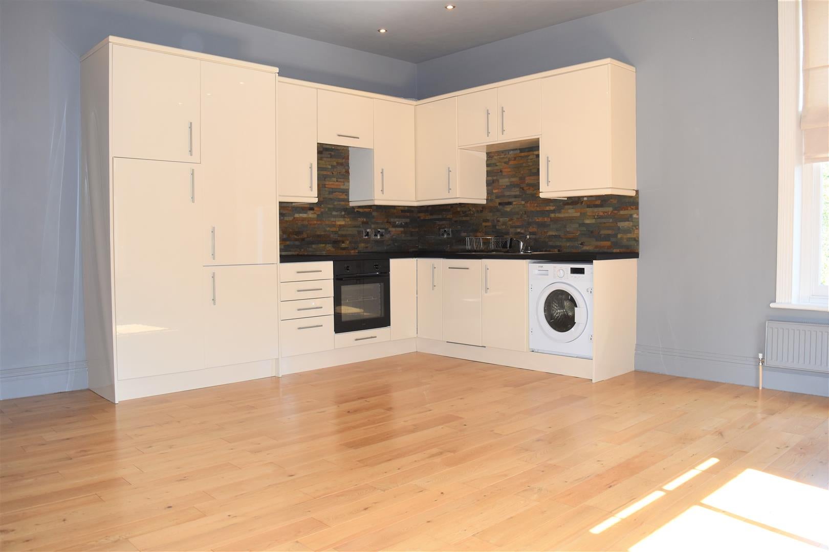 Flat Leeds Road in Harrogate