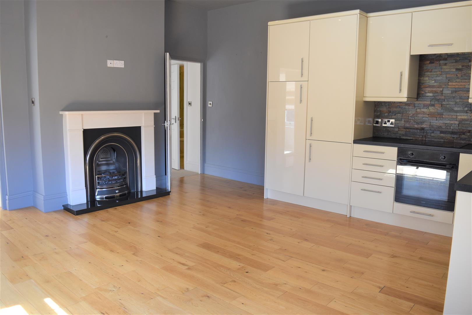 Flat Leeds Road in Harrogate