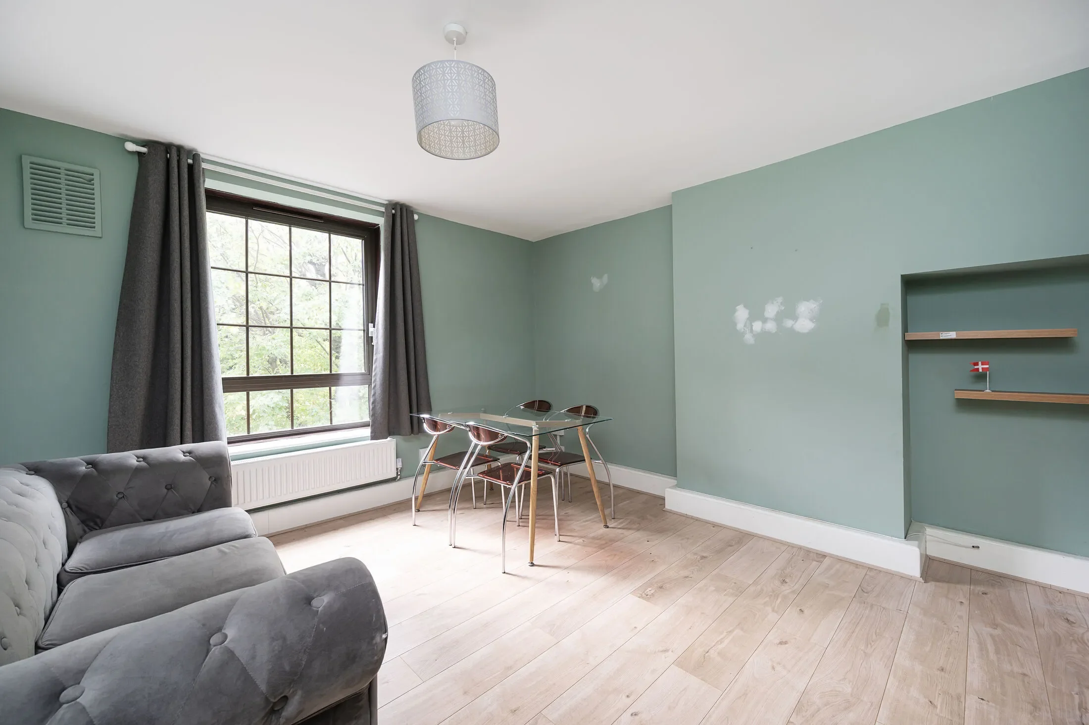 Flat Murray Grove in Greater London