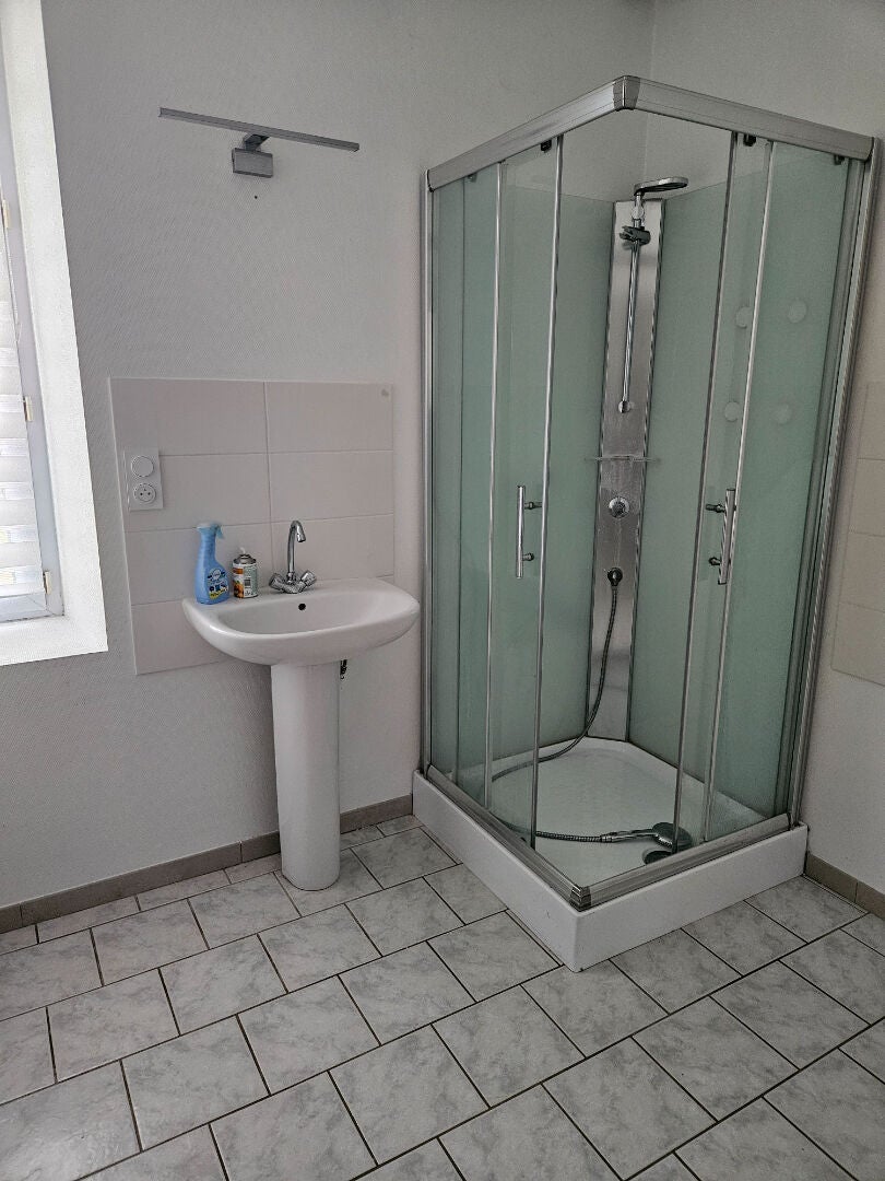 Appartement Rue Alfred De Vigny à Esves-le-Moutier