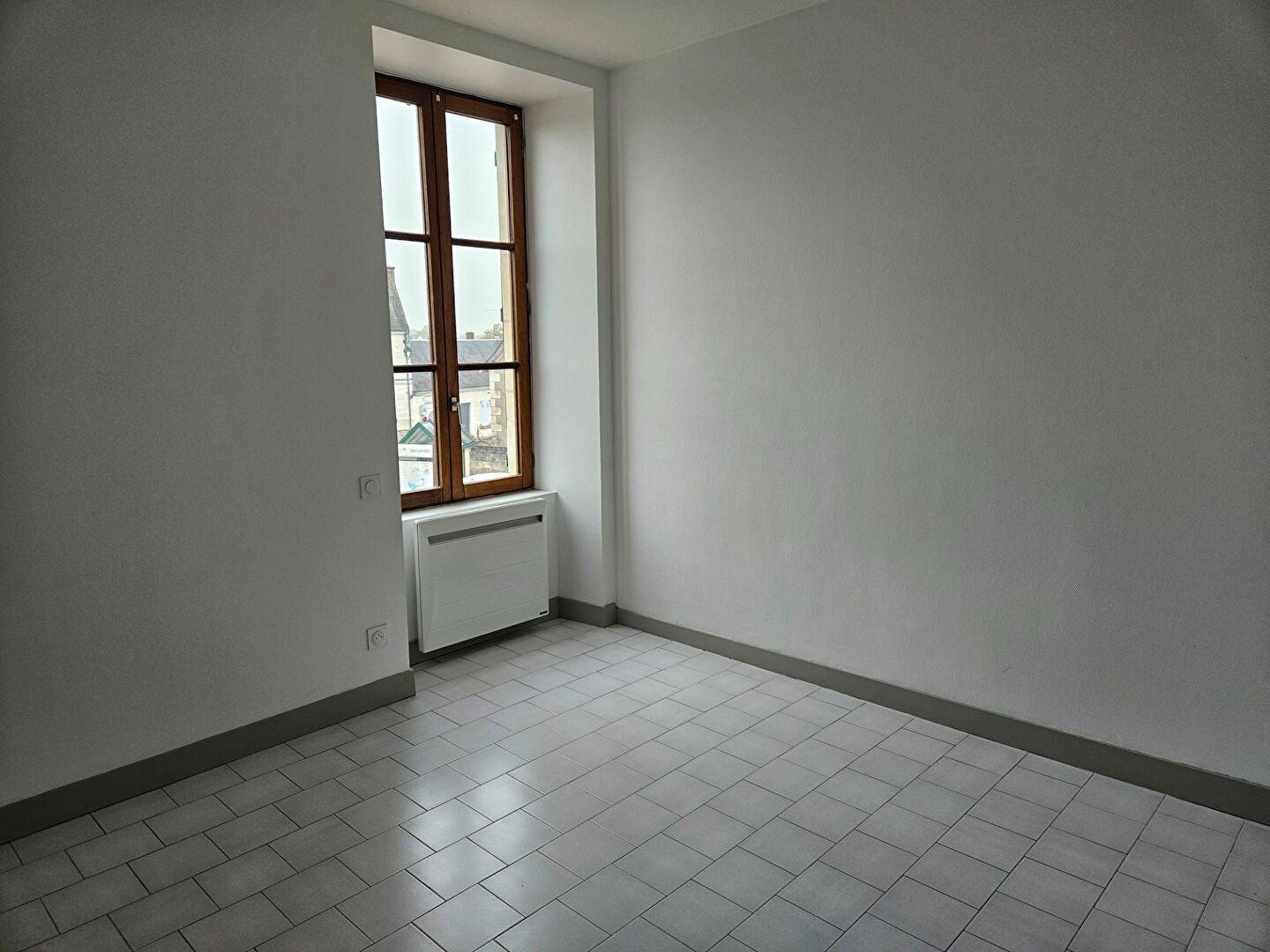 Appartement Rue Alfred De Vigny à Esves-le-Moutier