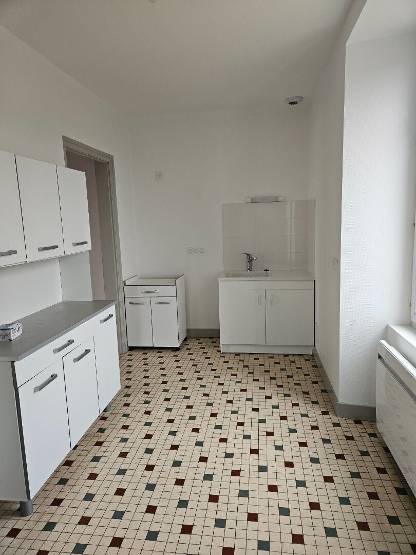 Appartement Rue Alfred De Vigny à Esves-le-Moutier