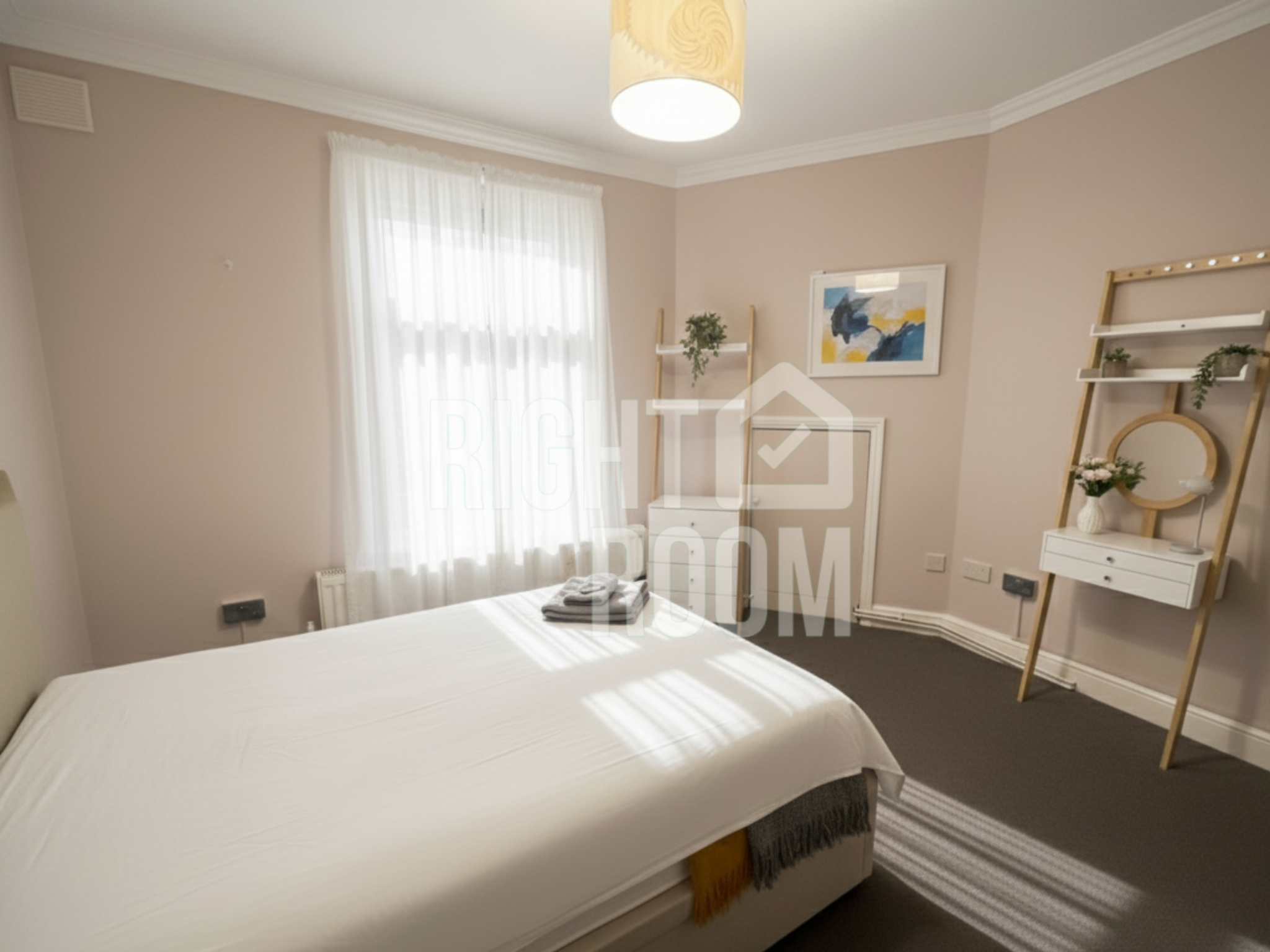 Flat Cranleigh Street in Greater London