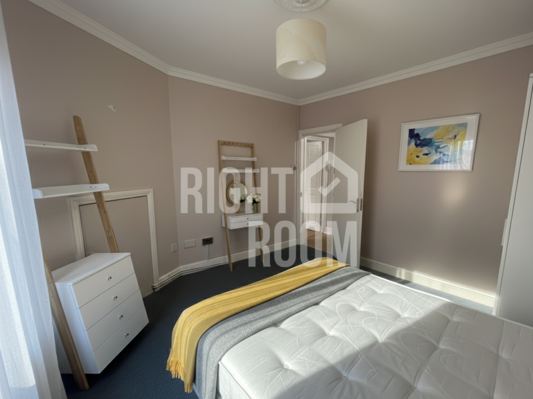 Flat Cranleigh Street in Greater London