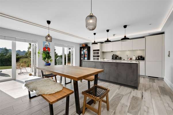 Flat Northdown Lane in Guildford