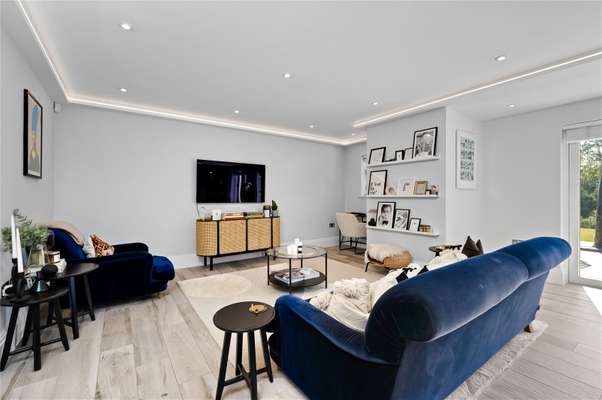 Flat Northdown Lane in Guildford