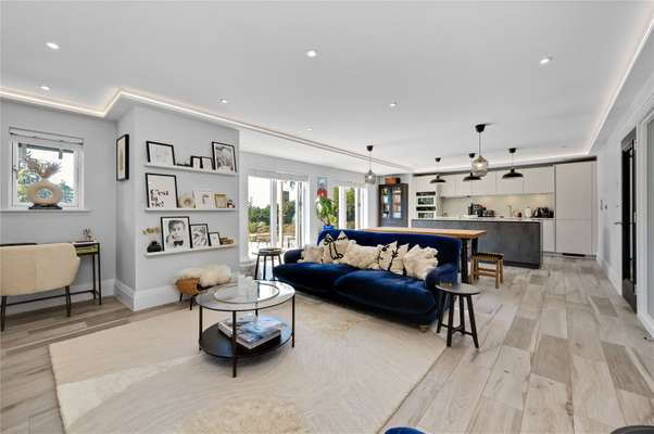 Flat Northdown Lane in Guildford