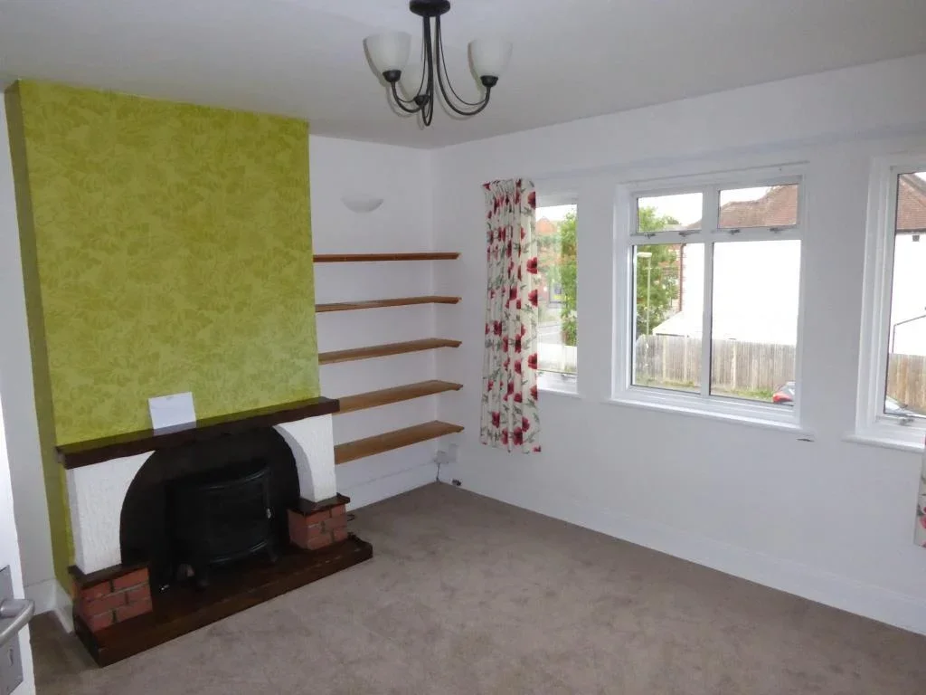 Flat Kingston Road in Borough of Spelthorne
