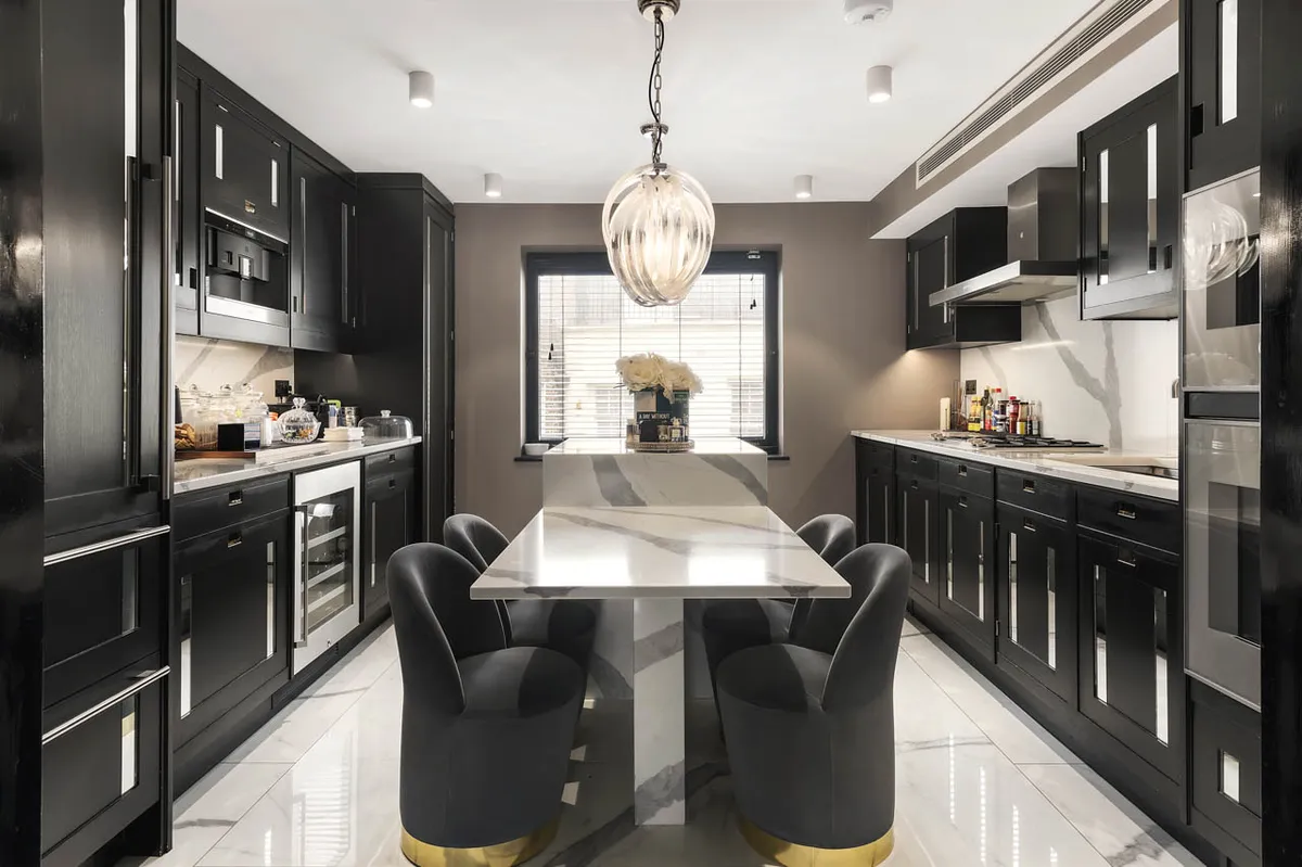 Flat Clarges Street in City of Westminster