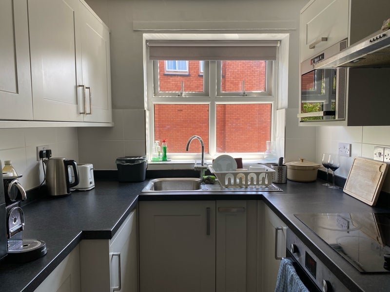 Room Ballbrook Avenue in Manchester