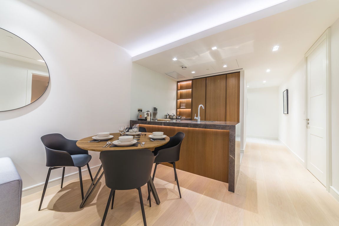 Flat Portugal Street in City of Westminster