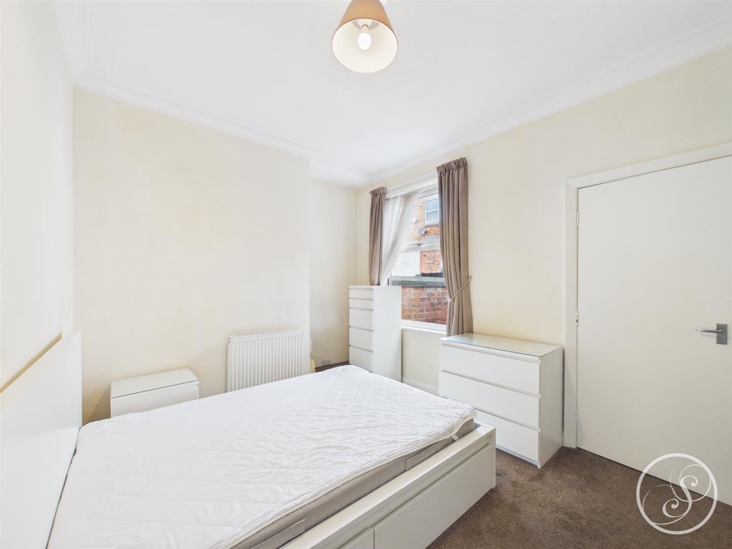 Flat Hawthorn Vale in Leeds