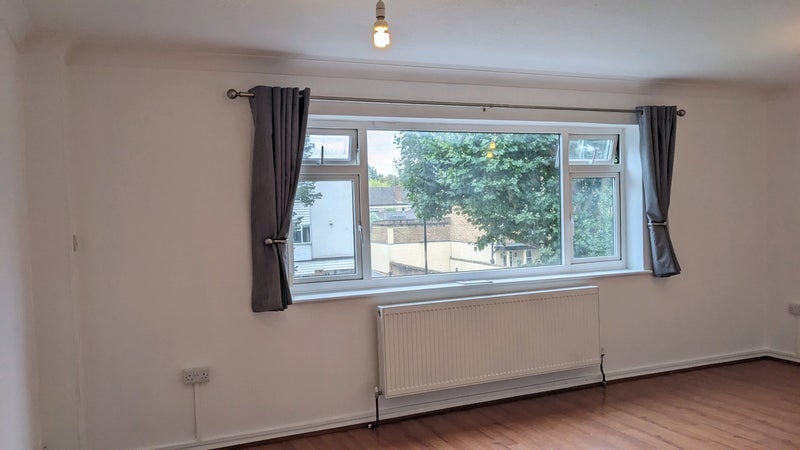 Flat Castlebar Park in Greater London
