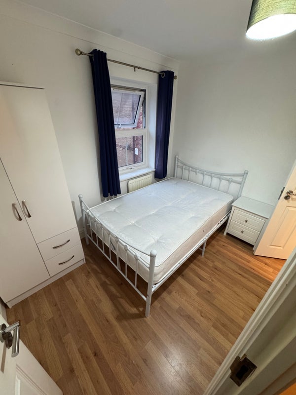 Room Cameron Square in Greater London